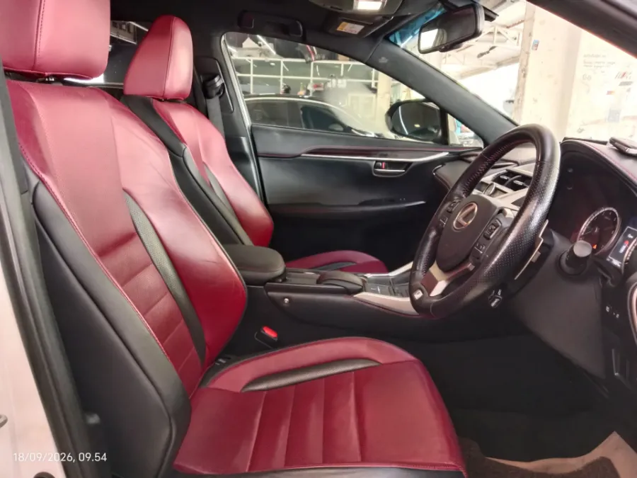 Foto Mobil Bekas Kabin Depan Lexus NX 200t 2.0 F-Sport tahun 2016