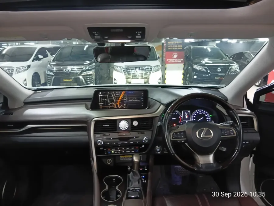 Foto Mobil Bekas Dashboard Lexus NX 200t 2.0 Luxury tahun 2016