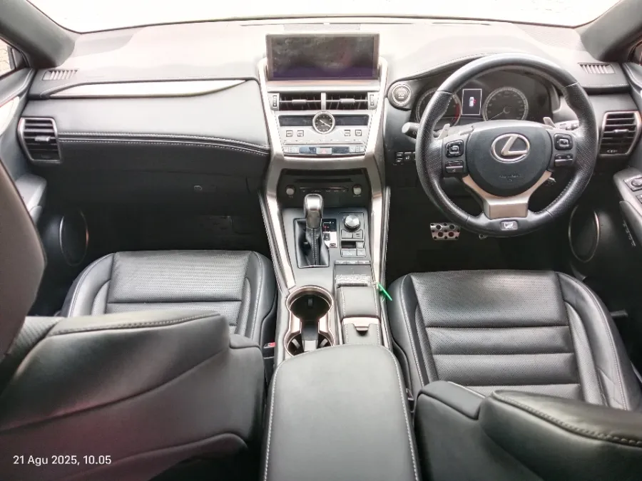 Foto Mobil Bekas Dashboard Lexus NX 300 2.0 F-Sport tahun 2018