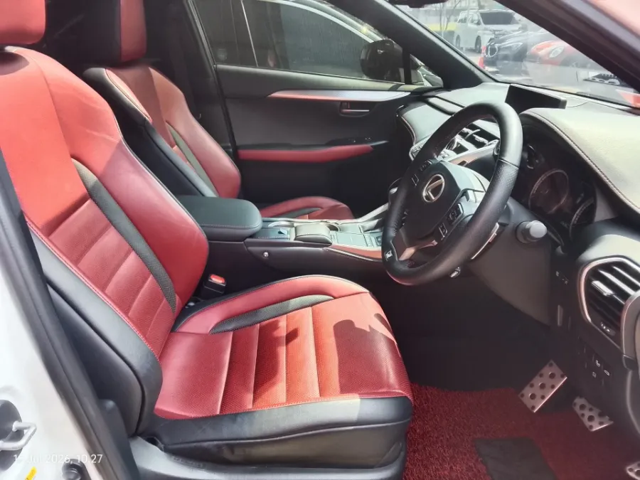 Foto Mobil Bekas Kabin Depan Lexus NX 300 2.0 F-Sport tahun 2019