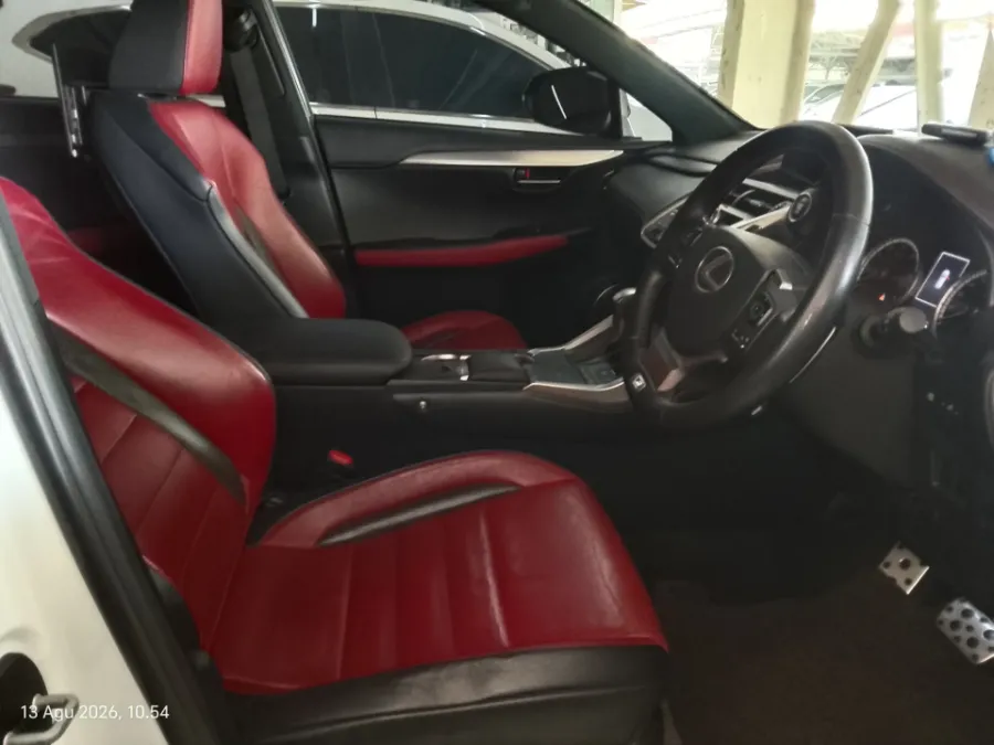 Foto Mobil Bekas Kabin Depan Lexus NX 300 2.0 F-Sport tahun 2019