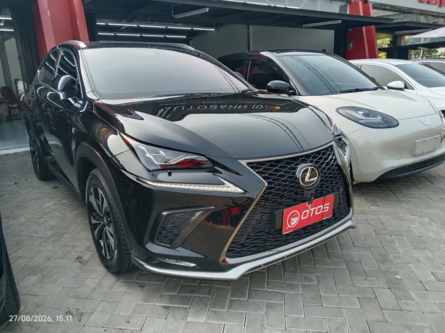 Foto Mobil Bekas Kanan Depan Lexus NX 300 2.0 F-Sport tahun 2019