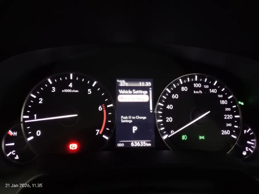Foto Mobil Bekas Odometer Lexus RX 200t 2.0 tahun 2016