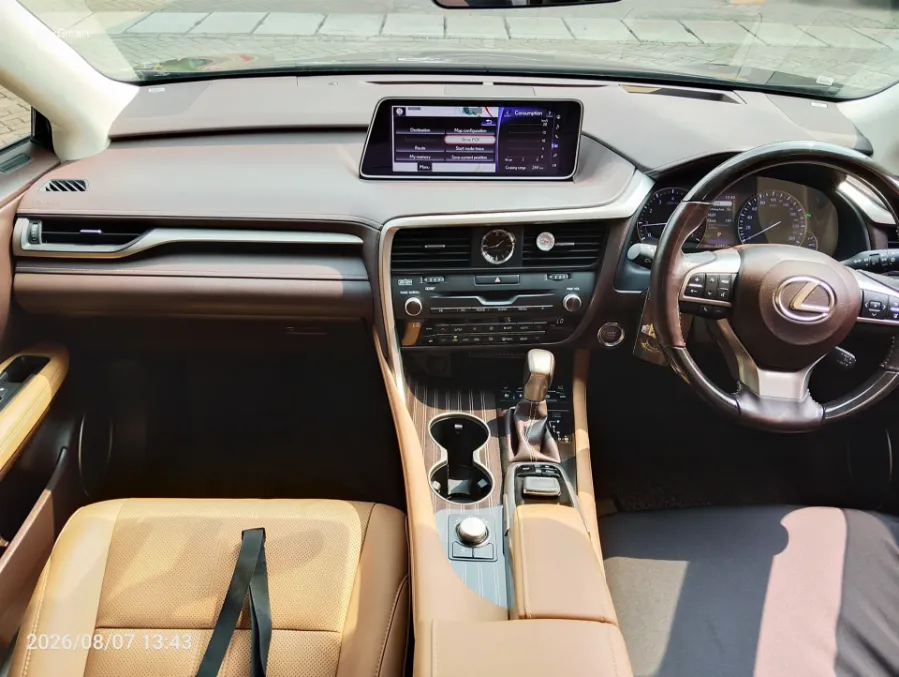 Foto Mobil Bekas Dashboard Lexus RX 200t 2.0 tahun 2017
