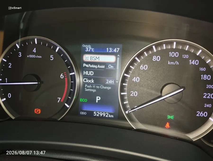 Foto Mobil Bekas Odometer Lexus RX 200t 2.0 tahun 2017