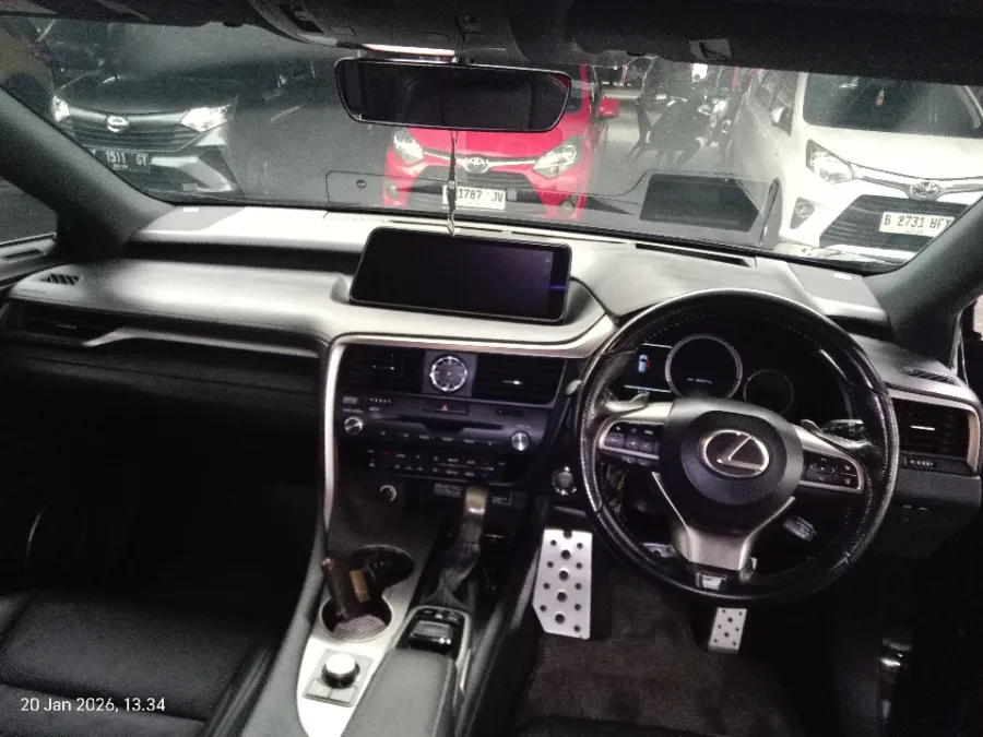 Foto Mobil Bekas Dashboard Lexus RX 200t 2.0 F-Sport tahun 2017