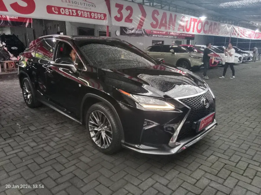 Foto Mobil Bekas Kanan Depan Lexus RX 200t 2.0 F-Sport tahun 2017
