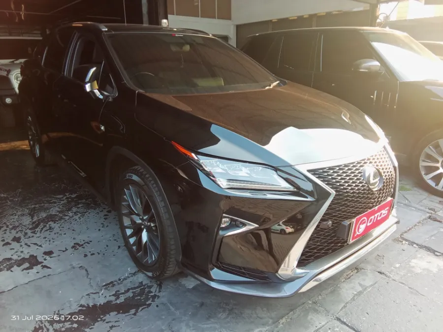 Foto Mobil Bekas Kanan Depan Lexus RX 200t 2.0 F-Sport tahun 2017