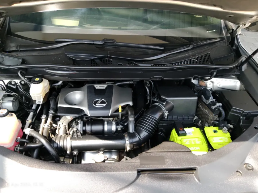 Foto Mobil Bekas Mesin Lexus RX 200t 2.0 F-Sport tahun 2017