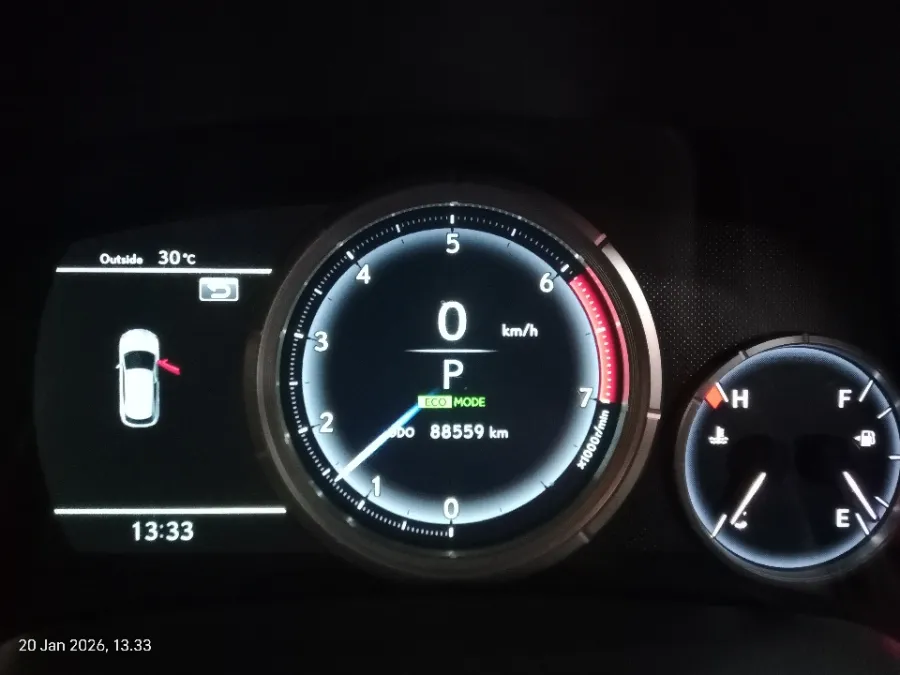 Foto Mobil Bekas Odometer Lexus RX 200t 2.0 F-Sport tahun 2017