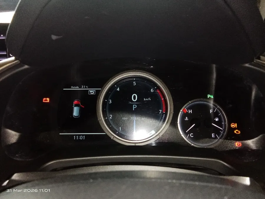 Foto Mobil Bekas Odometer Lexus RX 200t 2.0 F-Sport tahun 2017