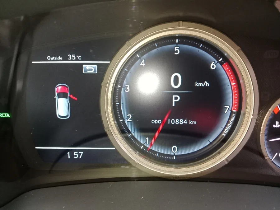 Foto Mobil Bekas Odometer Lexus RX 200t 2.0 F-Sport tahun 2017