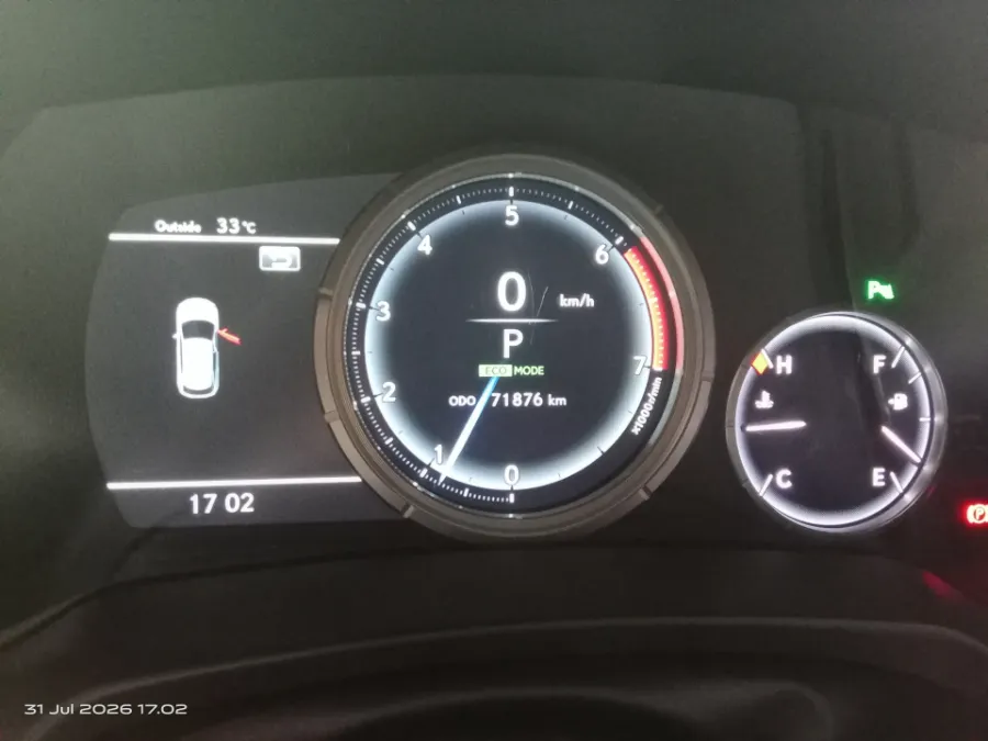 Foto Mobil Bekas Odometer Lexus RX 200t 2.0 F-Sport tahun 2017