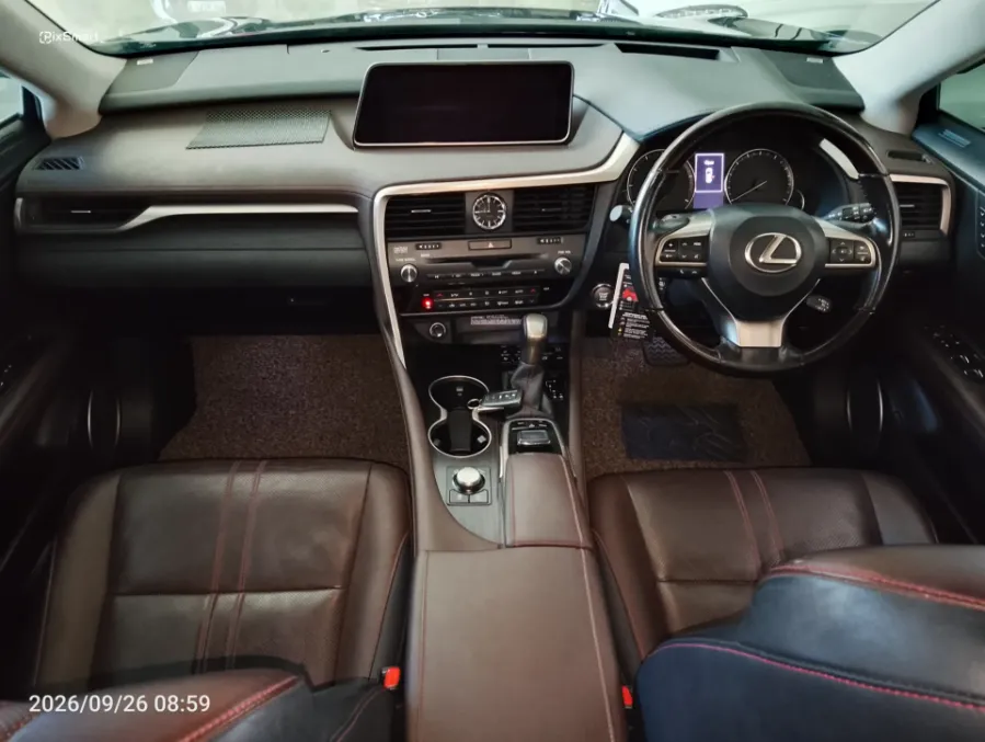 Foto Mobil Bekas Dashboard Lexus RX 200t 2.0 Luxury tahun 2016