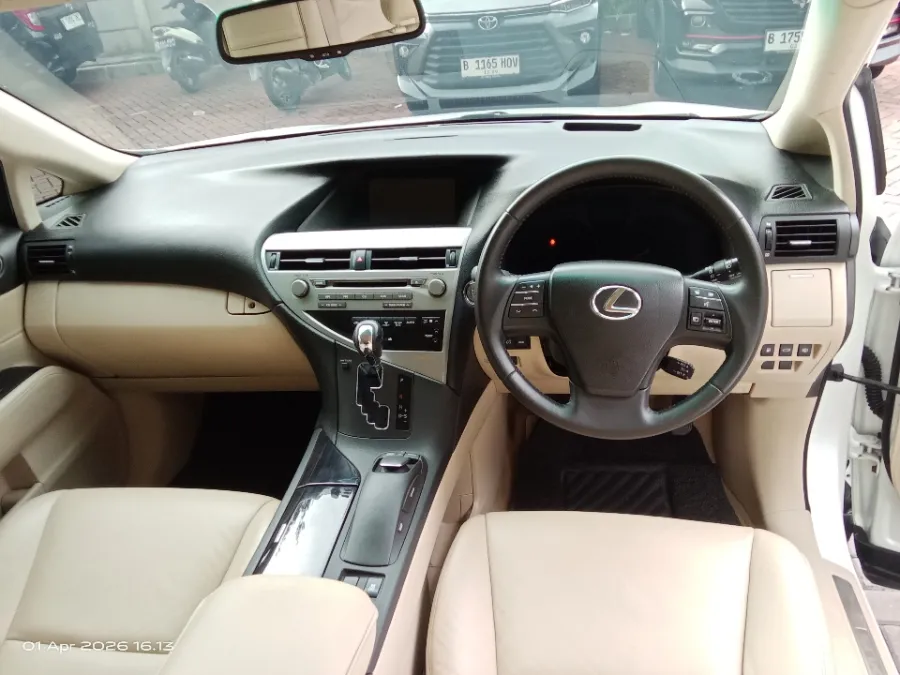 Foto Mobil Bekas Dashboard Lexus RX 270 2.7 tahun 2011