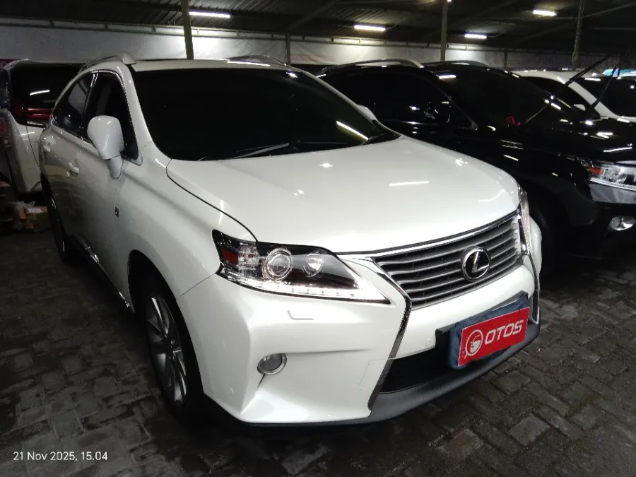 Foto Mobil Bekas Kanan Depan Lexus RX 270 2.7 tahun 2012
