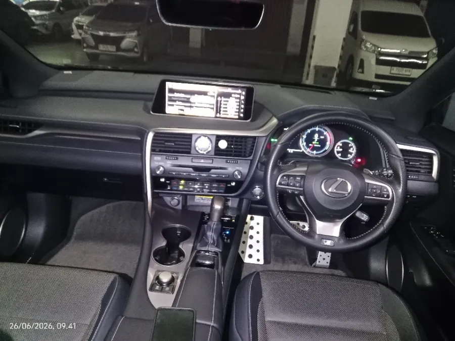 Foto Mobil Bekas Dashboard Lexus RX 300 2.0 tahun 2019