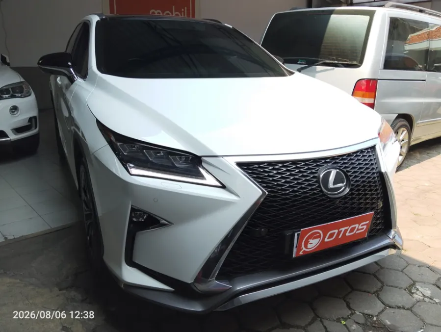 Foto Mobil Bekas Kanan Depan Lexus RX 300 2.0 F-Sport tahun 2018