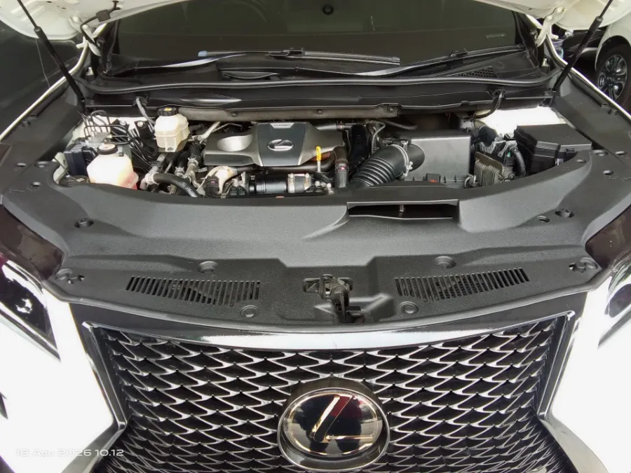 Foto Mobil Bekas Mesin Lexus RX 300 2.0 F-Sport tahun 2018