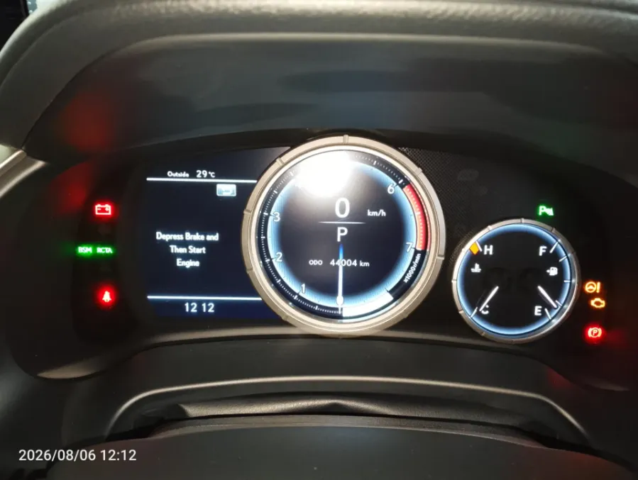 Foto Mobil Bekas Odometer Lexus RX 300 2.0 F-Sport tahun 2018