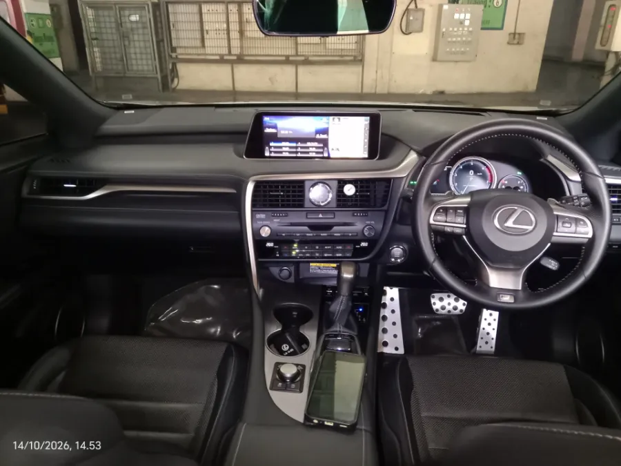 Foto Mobil Bekas Dashboard Lexus RX 300 2.0 F-Sport tahun 2019