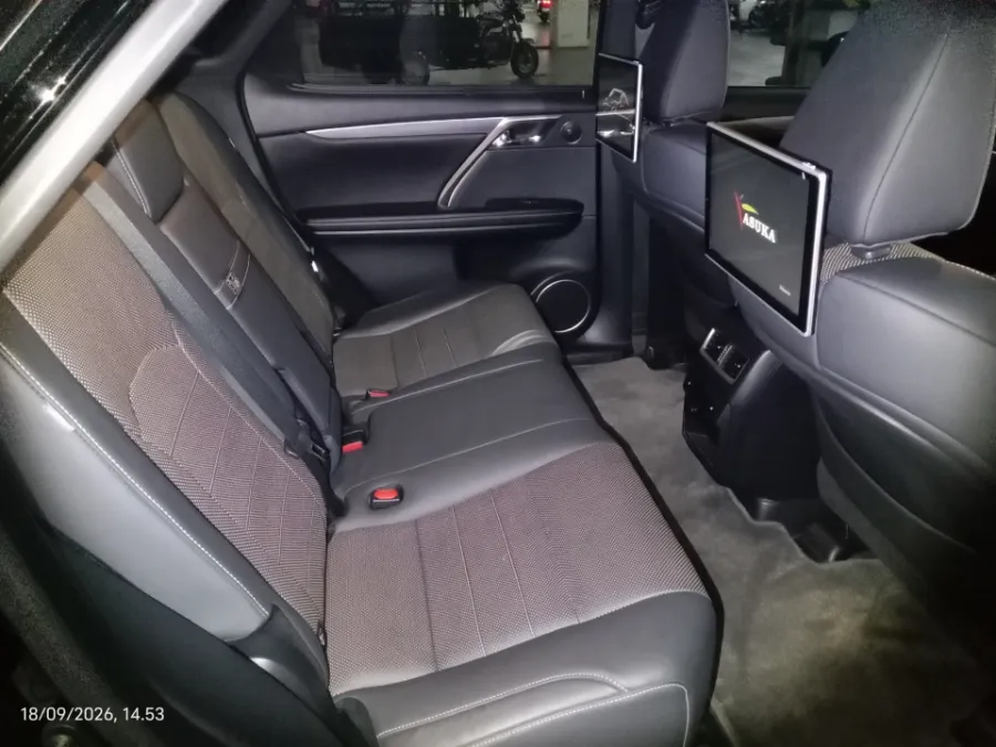Foto Mobil Bekas Kabin Belakang Lexus RX 300 2.0 F-Sport tahun 2019