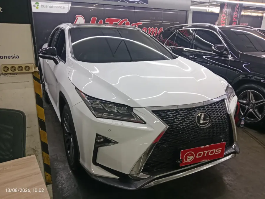 Foto Mobil Bekas Kanan Depan Lexus RX 300 2.0 F-Sport tahun 2019
