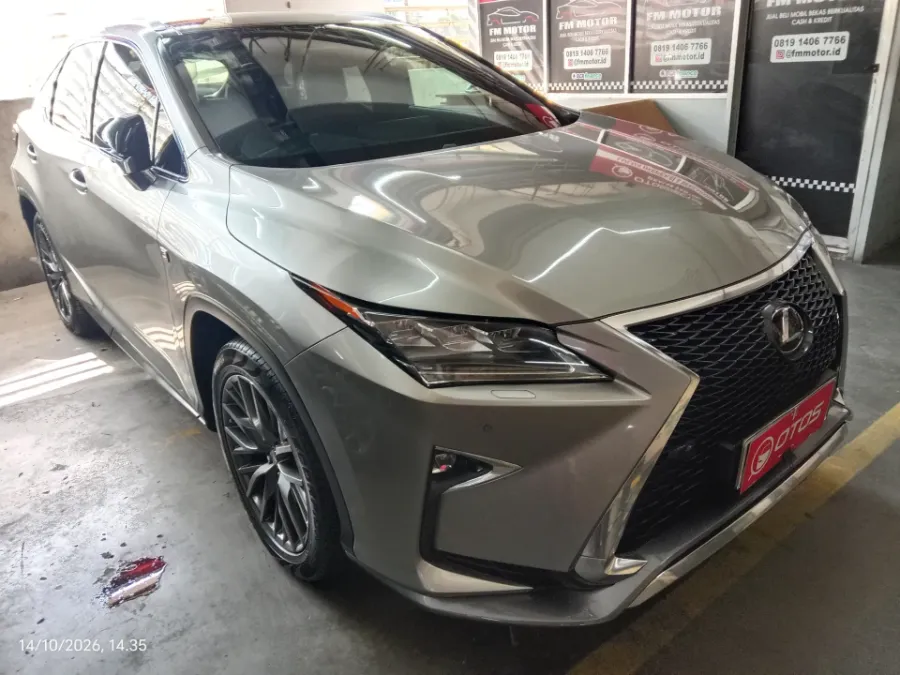 Foto Mobil Bekas Kanan Depan Lexus RX 300 2.0 F-Sport tahun 2019