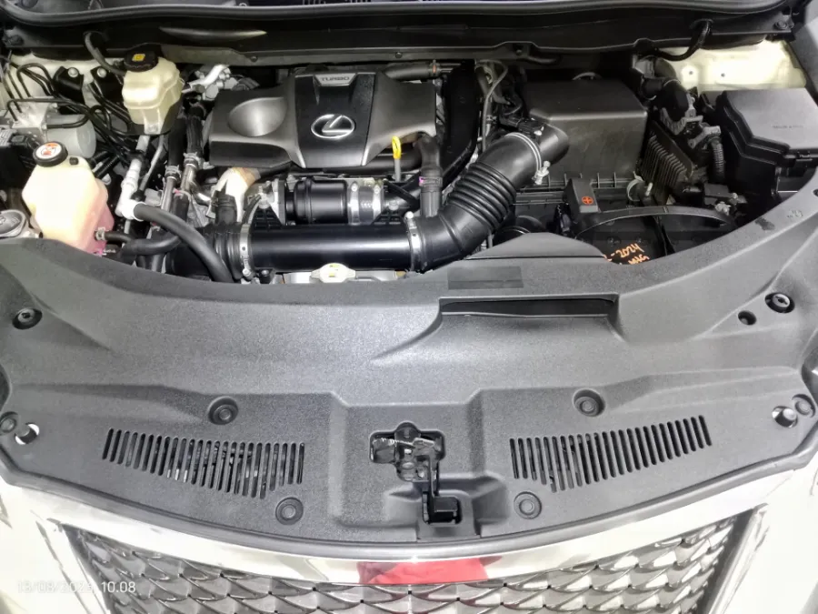 Foto Mobil Bekas Mesin Lexus RX 300 2.0 F-Sport tahun 2019