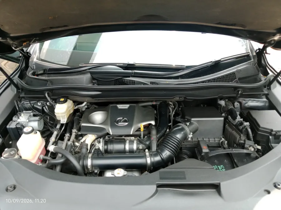 Foto Mobil Bekas Mesin Lexus RX 300 2.0 F-Sport tahun 2019
