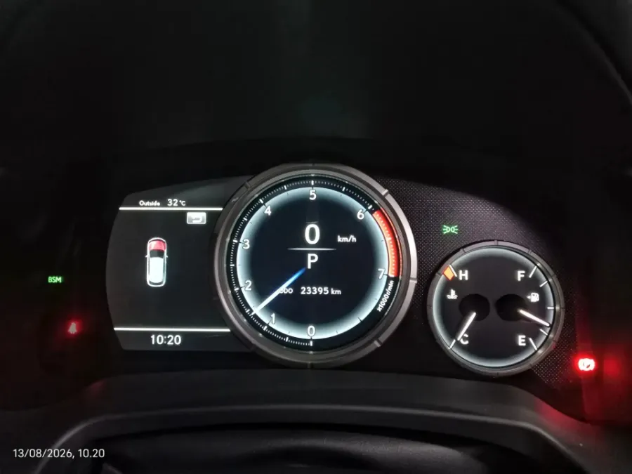 Foto Mobil Bekas Odometer Lexus RX 300 2.0 F-Sport tahun 2019