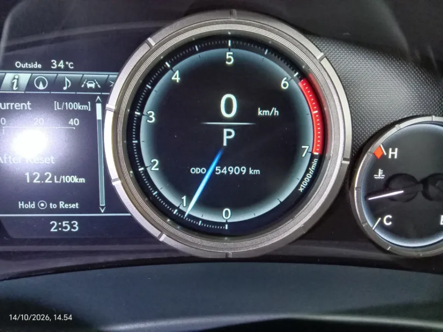 Foto Mobil Bekas Odometer Lexus RX 300 2.0 F-Sport tahun 2019