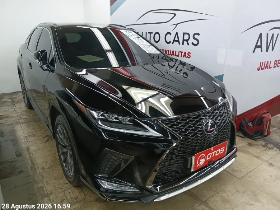 Foto Mobil Bekas Kanan Depan Lexus RX 300 2.0 F-Sport tahun 2020