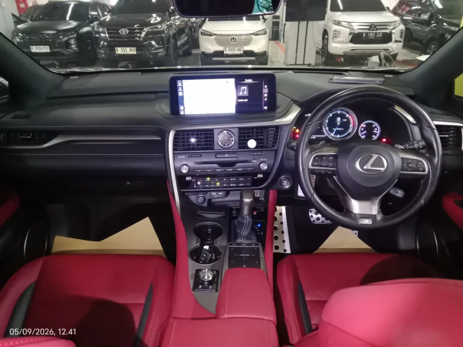 Foto Mobil Bekas Dashboard Lexus RX 300 2.0 F-Sport tahun 2021