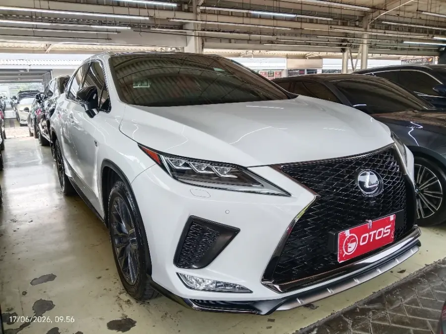Foto Mobil Bekas Kanan Depan Lexus RX 300 2.0 F-Sport tahun 2021