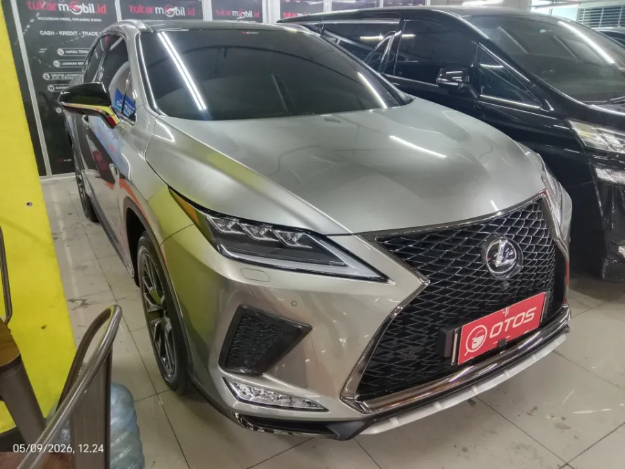 Foto Mobil Bekas Kanan Depan Lexus RX 300 2.0 F-Sport tahun 2021