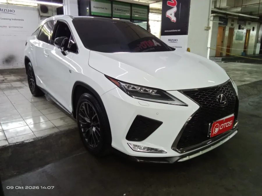 Foto Mobil Bekas Kanan Depan Lexus RX 300 2.0 F-Sport tahun 2021