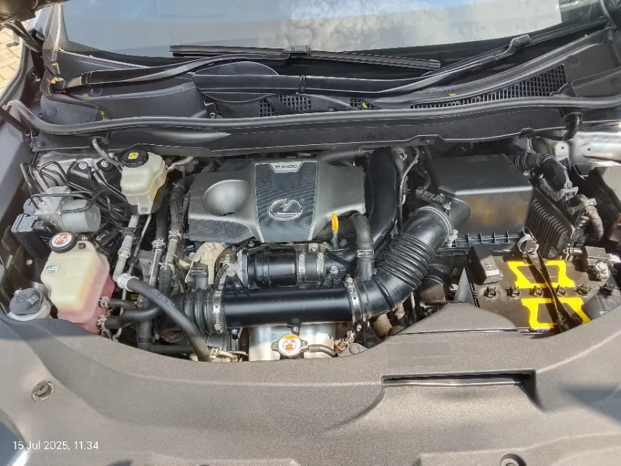 Foto Mobil Bekas Mesin Lexus RX 300 2.0 F-Sport tahun 2021