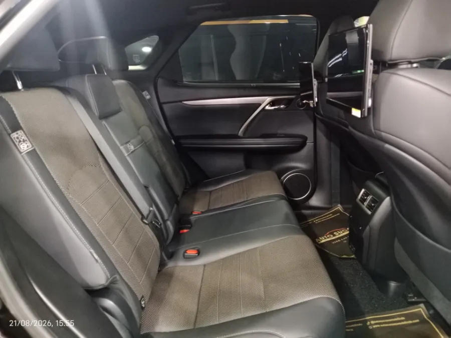 Foto Mobil Bekas Kabin Belakang Lexus RX 300 2.0 F-Sport tahun 2022