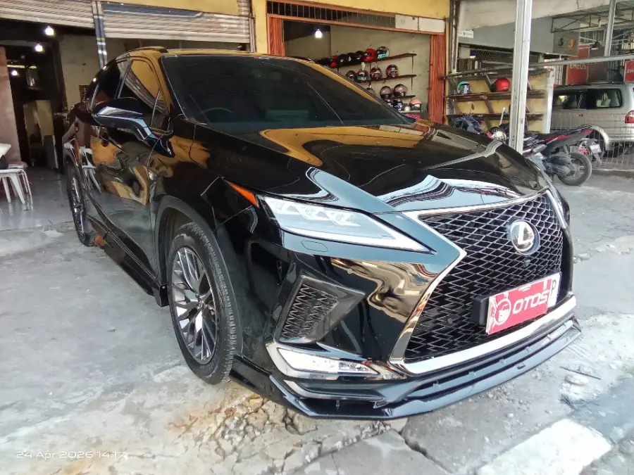 Foto Mobil Bekas Kanan Depan Lexus RX 300 2.0 F-Sport tahun 2022