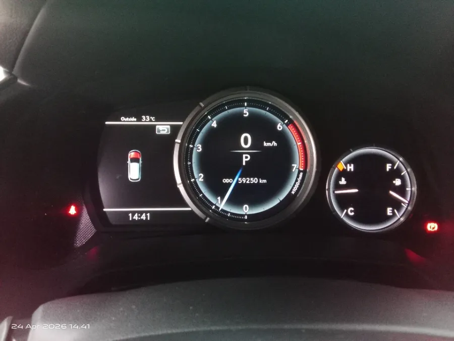 Foto Mobil Bekas Odometer Lexus RX 300 2.0 F-Sport tahun 2022