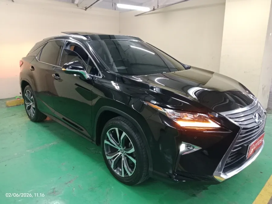 Foto Mobil Bekas Kanan Depan Lexus RX 300 2.0 Luxury tahun 2018