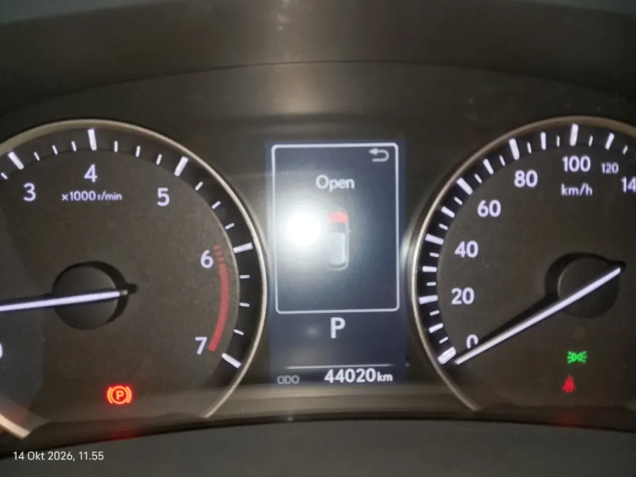 Foto Mobil Bekas Odometer Lexus RX 300 2.0 Luxury tahun 2019