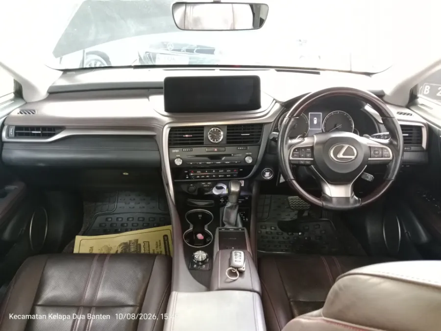Foto Mobil Bekas Dashboard Lexus RX 300 2.0 Luxury tahun 2020