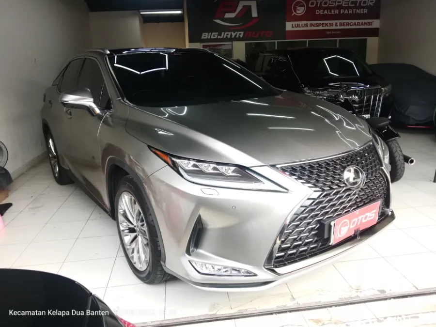 Foto Mobil Bekas Kanan Depan Lexus RX 300 2.0 Luxury tahun 2020
