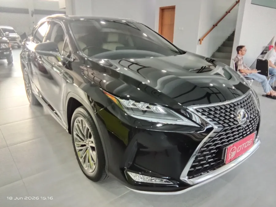 Foto Mobil Bekas Kanan Depan Lexus RX 300 2.0 Luxury tahun 2021