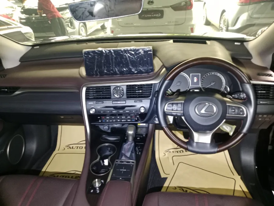 Foto Mobil Bekas Dashboard Lexus RX 300 2.0 Luxury tahun 2022
