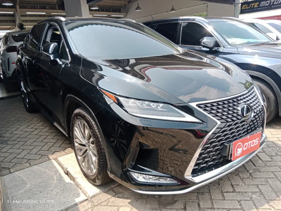 Foto Mobil Bekas Kanan Depan Lexus RX 300 2.0 Luxury tahun 2022