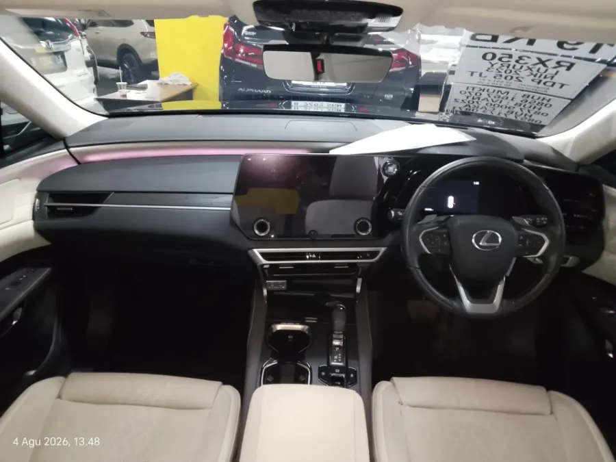 Foto Mobil Bekas Dashboard Lexus RX 350 2.4 tahun 2023