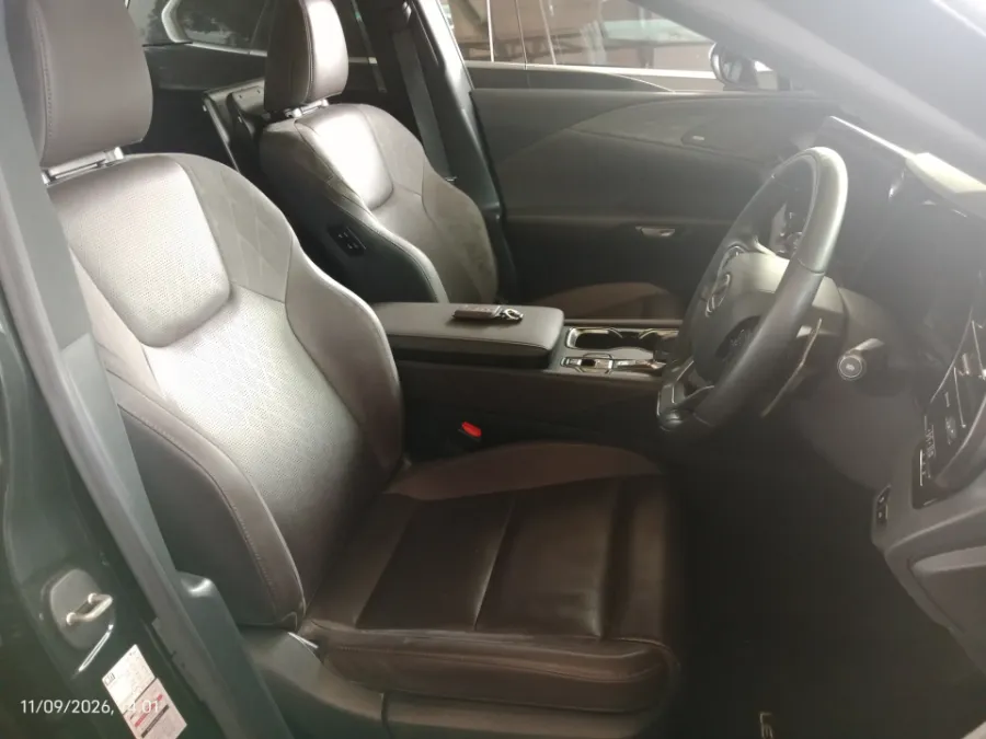 Foto Mobil Bekas Kabin Depan Lexus RX 350 2.4 tahun 2023
